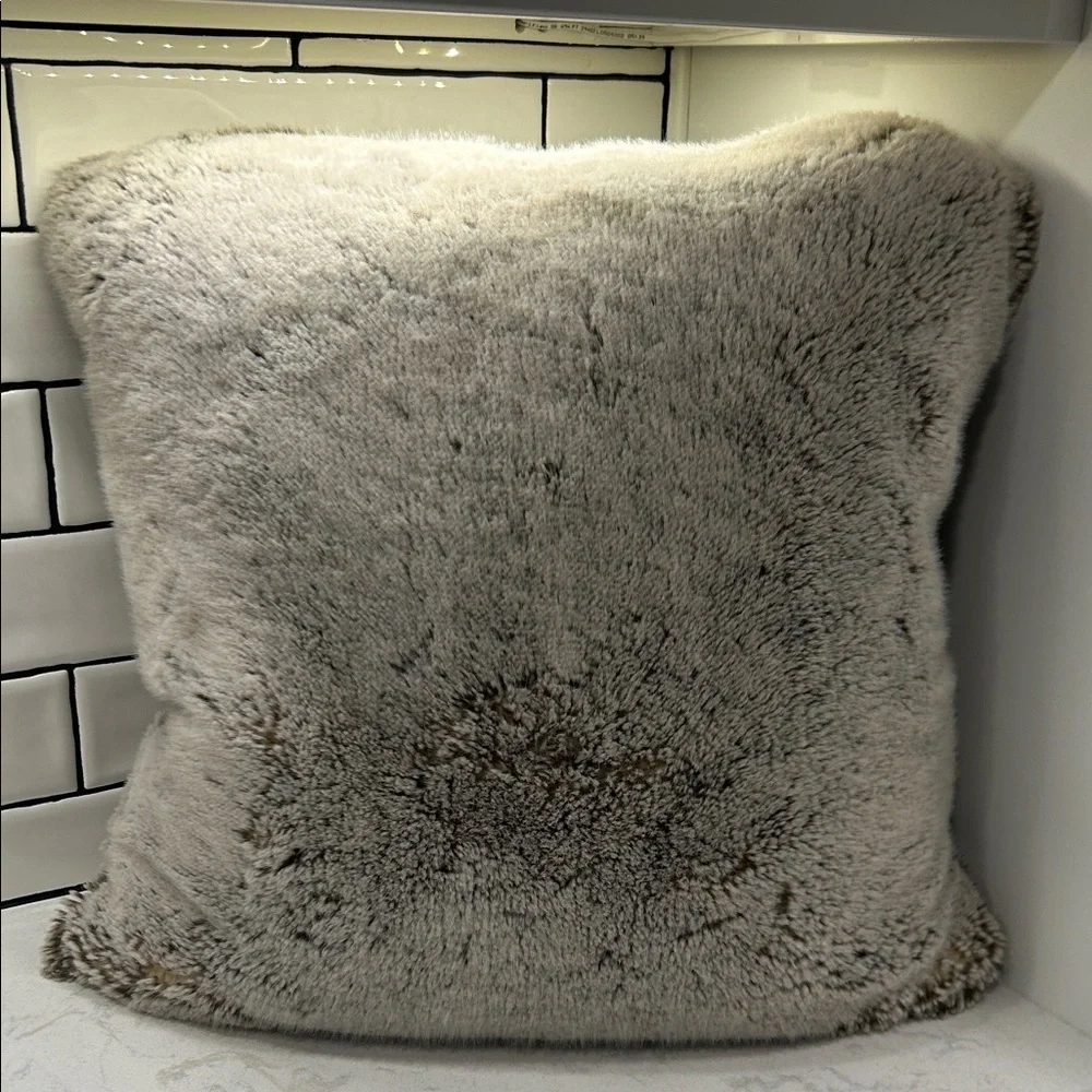 Magaschoni home faux